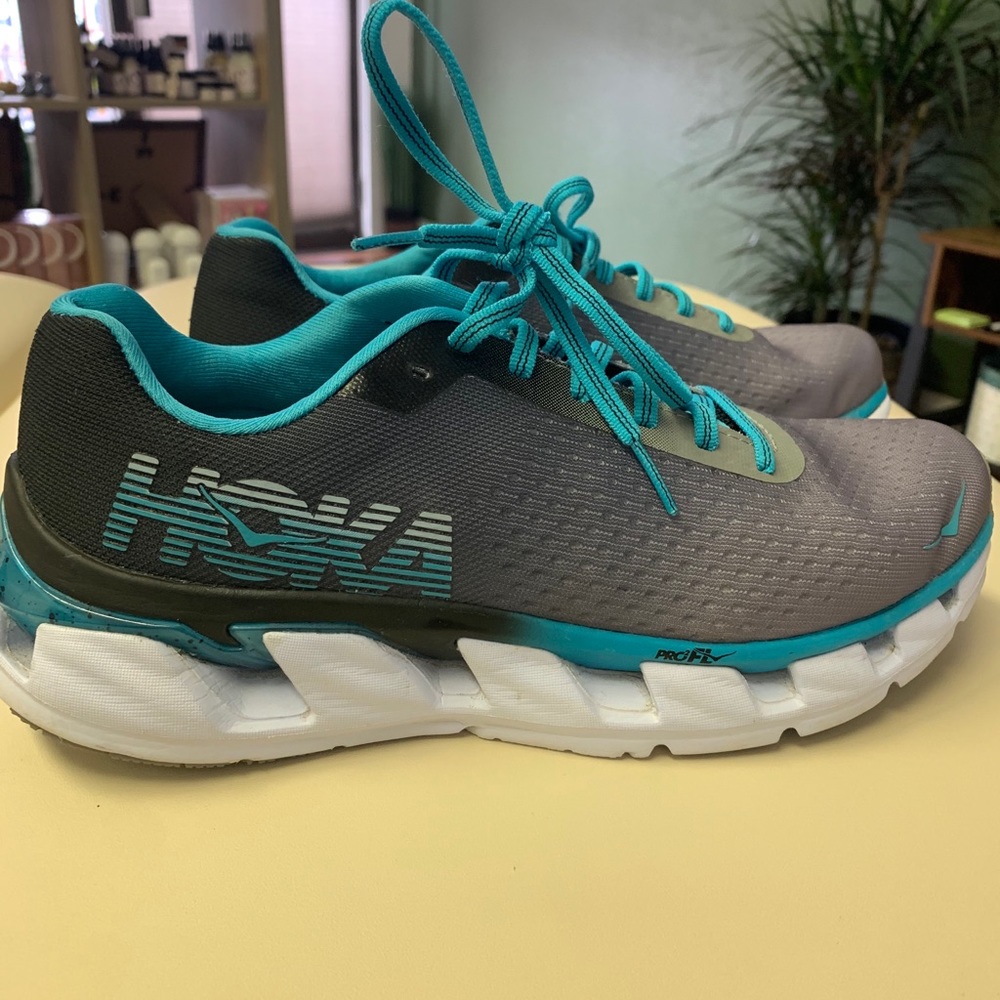 Hoka One One Elevon Women’s Size 7.5 Running Shoes